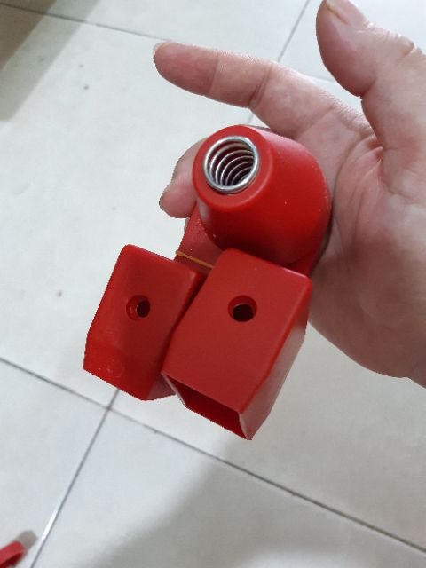 Khớp nhựa đỏ của cũi