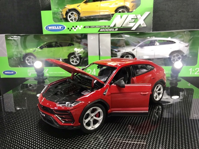 Xe Mô Hình Lamborghini Urus Tỉ lệ 1:24 Hãng Welly sản xuất . Màu Đỏ