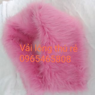 Cổ lông áo khoác màu hồng phấn