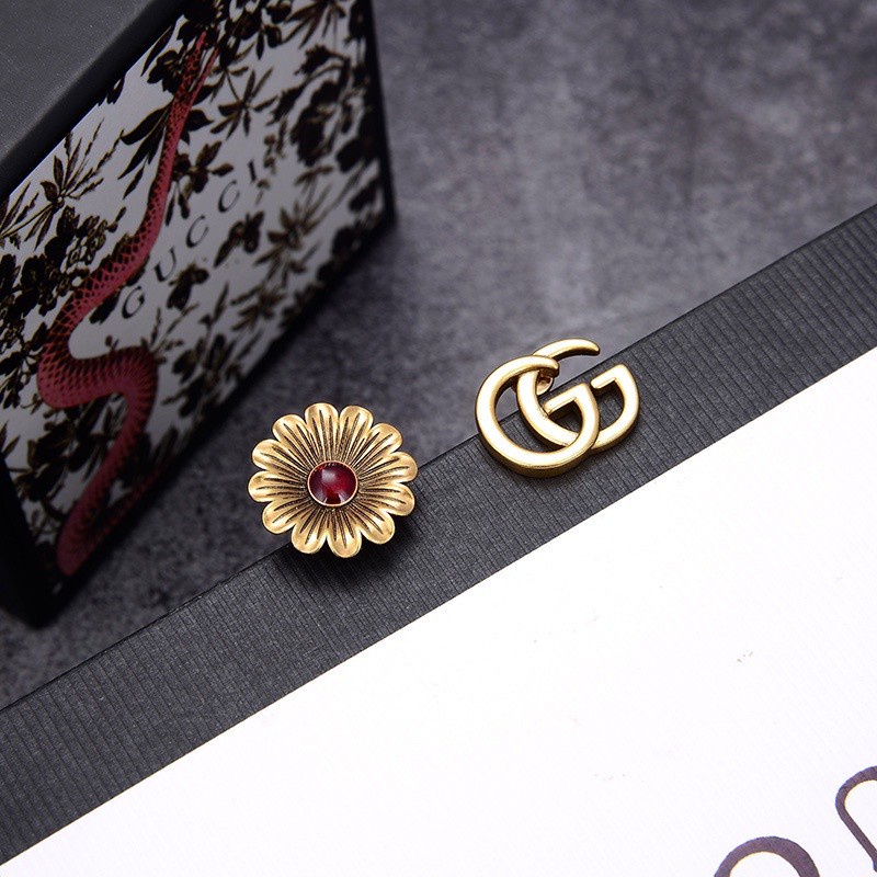 Đôi Khuyên Tai Hình Chữ Gucci Thời Trang Dành Cho Nữ
