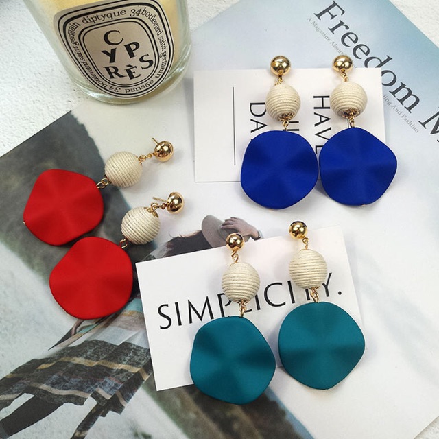🦋 Sẽ thật sang trọng và cuốn hút khi các chị diện lên mình những đôi bông tai sang trọng trong những buổi tiệc đêm hay