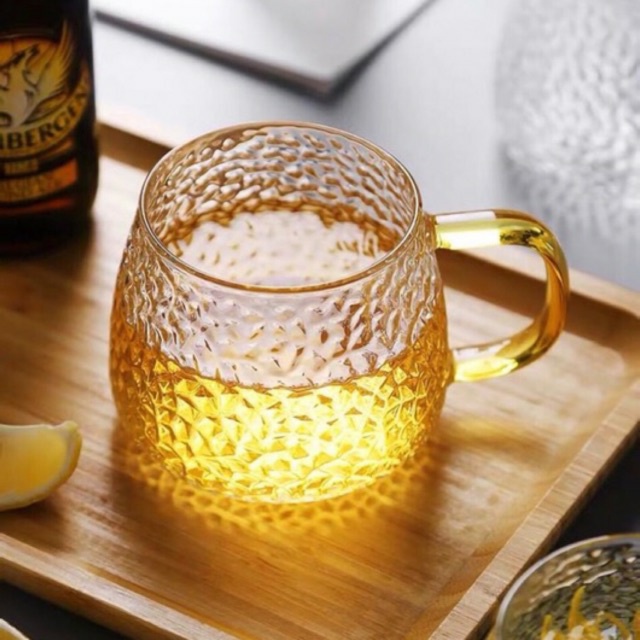 Cốc thuỷ tinh sần quai vàng 450ml (C11)