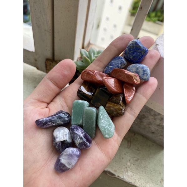 1v Vụn đá thiên nhiên nhiều màu trang trí -  one mini piece natural crystals