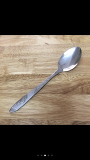 Thìa inox có trạm khắc hoa văn