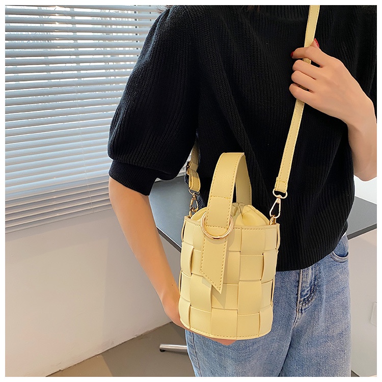 Túi đeo vai tích hợp túi xách đan lát thiết kế đơn giản độc đáo thời trang 2021 cho nữ
