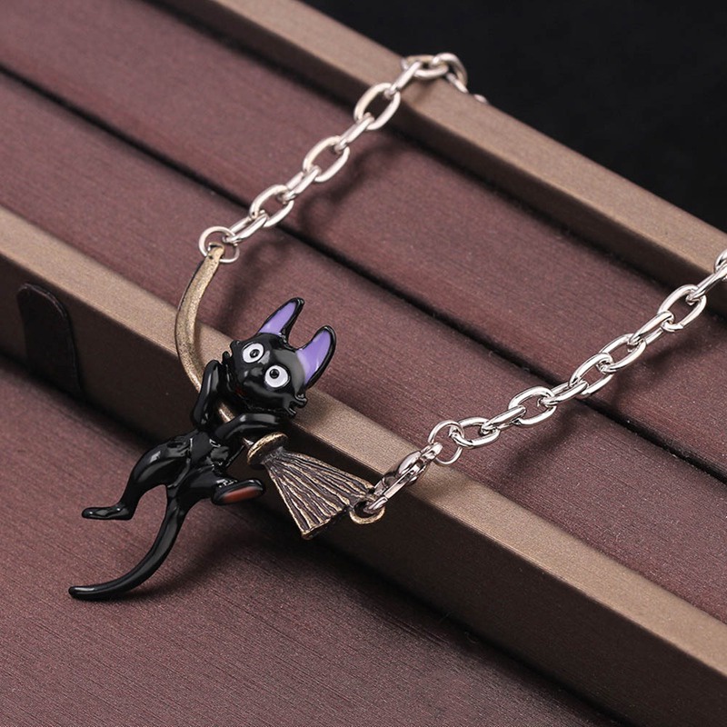 Vòng cổ Mặt Chổi Và vòng cổ Trong Studio Ghibli Kiki