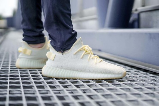 Yeezy 350 v2 Static black reflective in Brockley, London