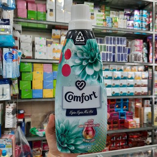 Nước xả vải Comfort xanh đậm đặc 800ml