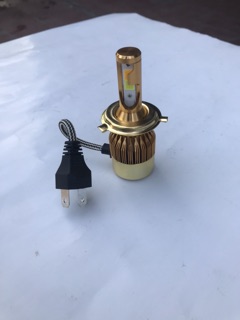 ĐÈN PHA LED ZE MÁY C6-2 TIM COST VÀNG PHA TRẮNG (GIÁ 1BÓNG)