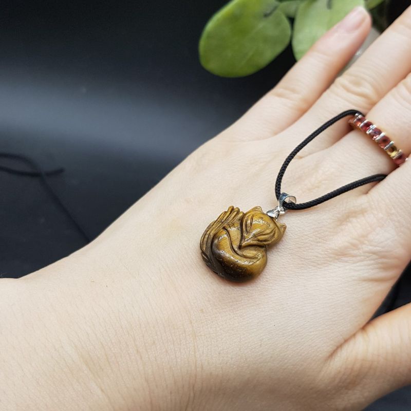 Mặt hồ ly cửu vĩ 9 đuôi đá T.A mắt hổ chế tác thủ công hoàn toàn tự nhiên nâu vàng mệnh thổ-kim