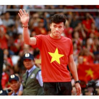 Áo cờ đỏ sao vàng