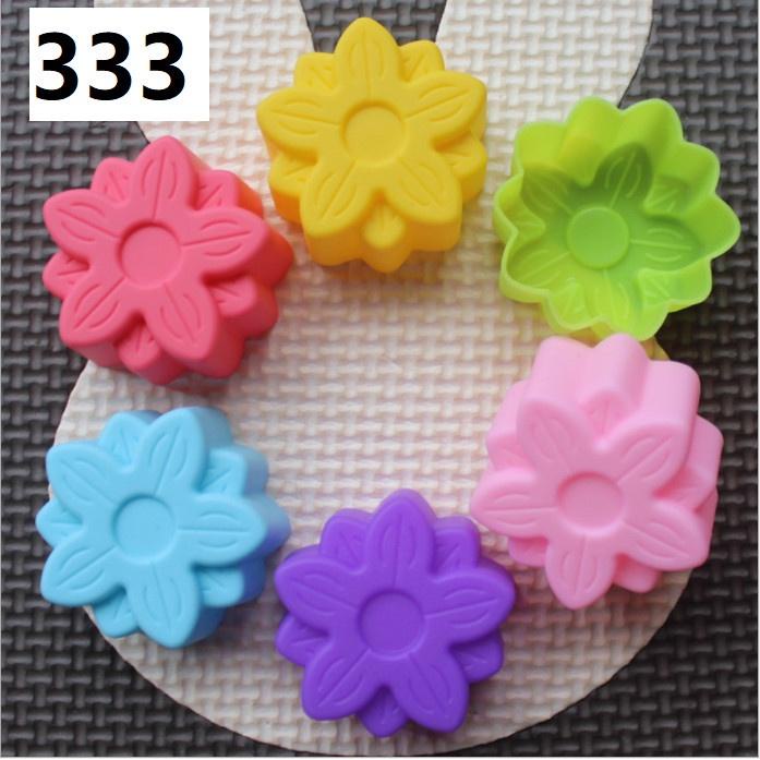 Khuôn silicon trang trí rau câu, socola, fondant. Dùng được trong lò nướng, lò chiên không dầu.