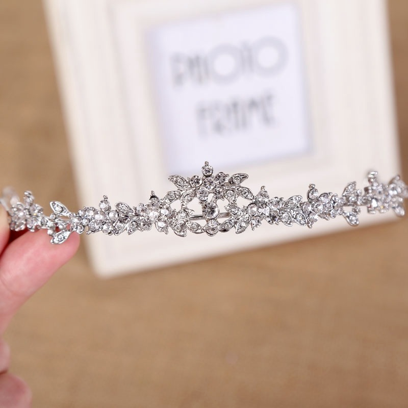 Vương Miện Đính Ngọc Trai Nhân Tạo Sang Trọng Cho Cô Dâu