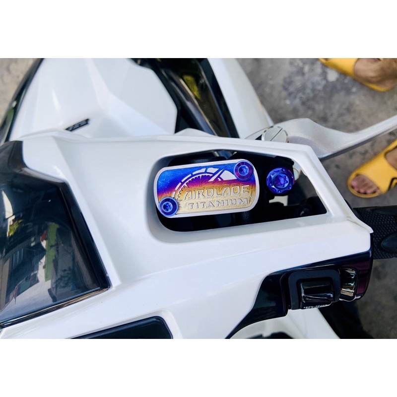 Ốc chân gương Gr5 titan gắn cho mọi loại xe honda chân thuận