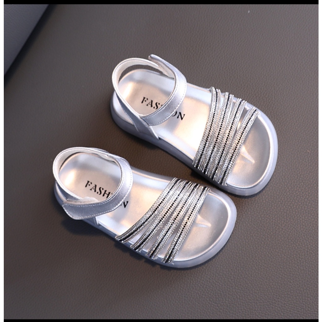 Sandal cho bé - dép quai hậu ho bé đi học, đi chơi đế bánh mỳ 3 quai dán chống trượt tốt mã V957 ( video&amp;ảnh thật)