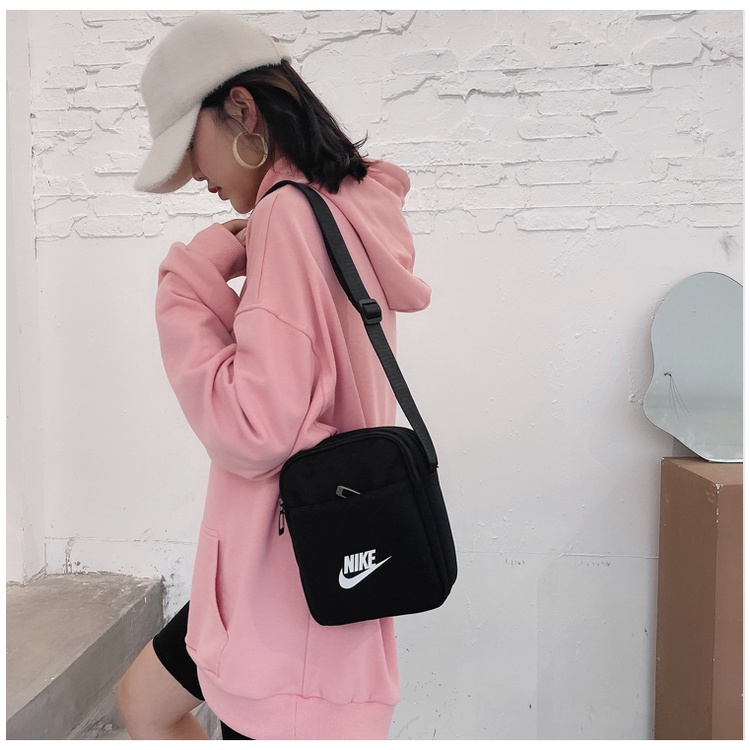 Túi Đeo Chéo Nike Đựng Tai Nghe Sức Chứa Lớn Cho Nam Tiện Dụng Khi Du Lịch