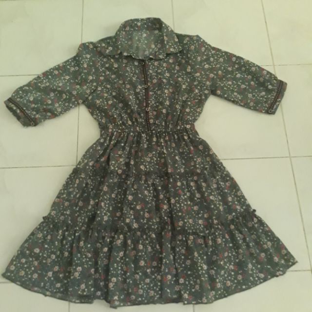 Đầm xòe hoa nhí dễ thương