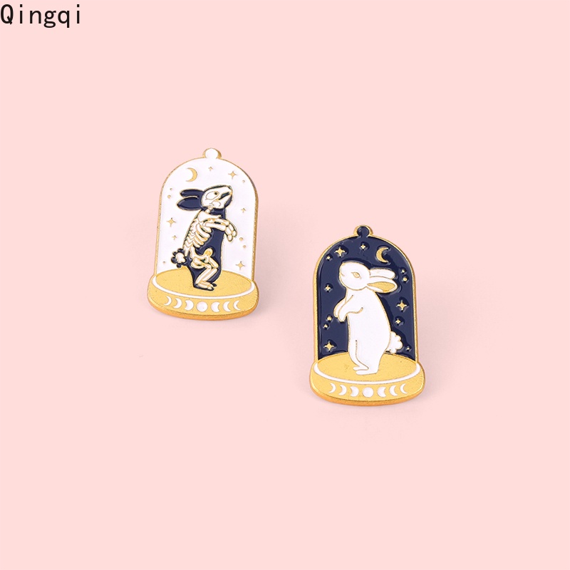 Trâm cài áo Miss Zoe hình xương thỏ mặt trăng dành cho cả nam và nữ