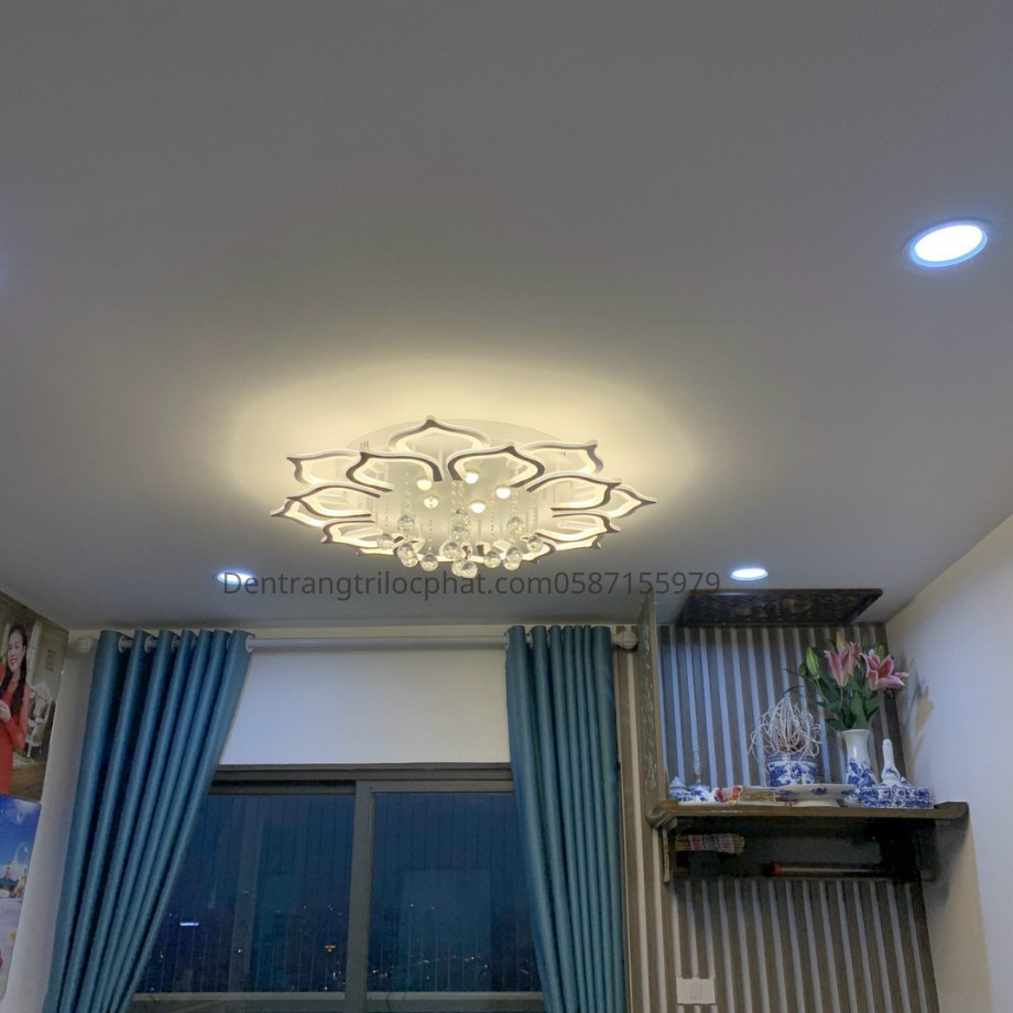 Đèn trần, đèn ốp trần 16 cánh hoa sen thả pha lê 3 chế độ ánh sáng kèm khiển trang trí phòng khách hiện đại