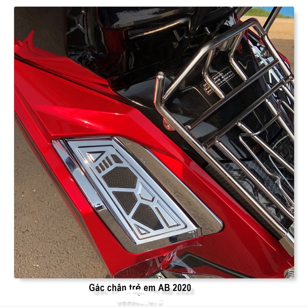 Ốp Gác Chân Trước Em Bé Xe Air Blade 2020 Carbon Đẳng Cấp