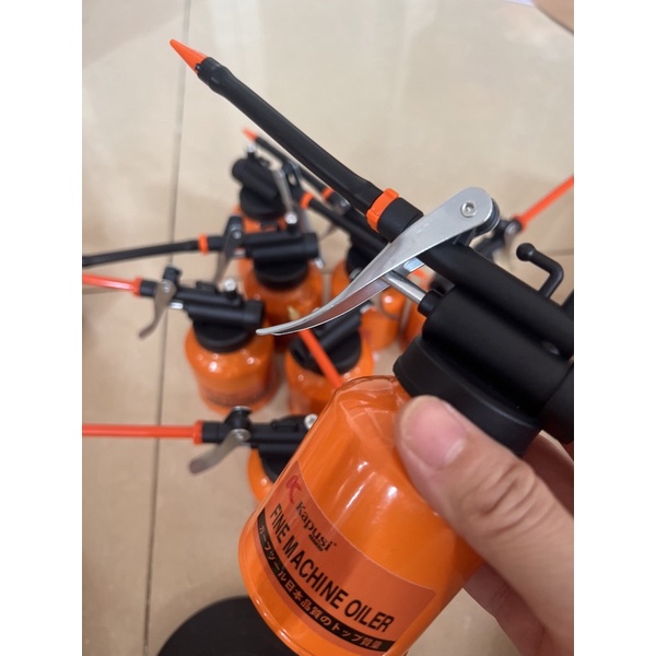 Xịt nhớt bình đựng dầu nhớt Bình Bơm Nhớt Sắt Siêu Bền Loại Thường Và Tốt