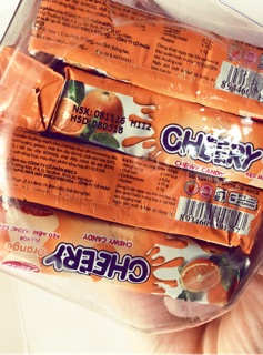 Si 1 hộp 26 cây kẹo Cherry