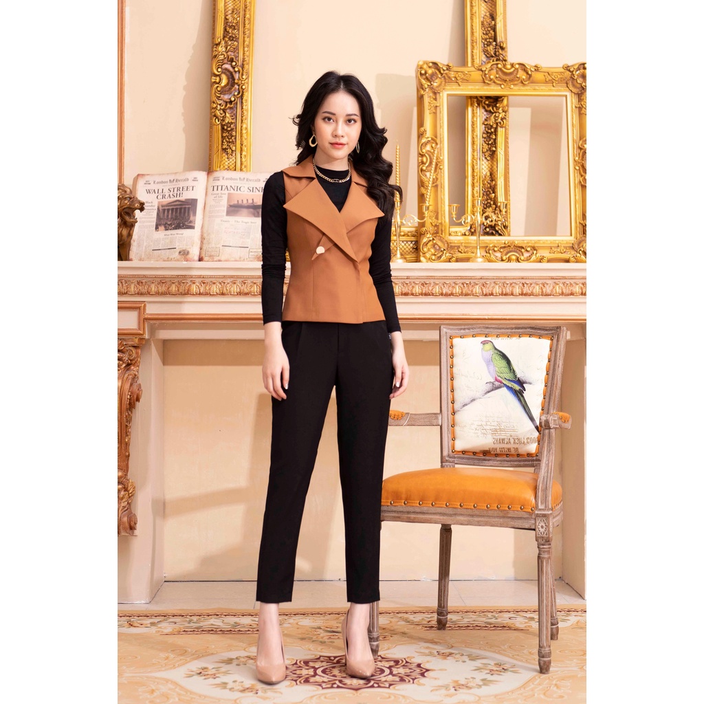 Bộ gi lê be bò áo sát nách ve cổ đan chéo quần nâu ôm Toson B8240E940