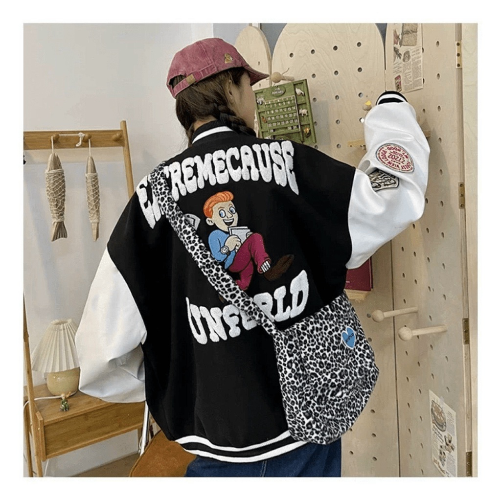 Áo Khoác Nữ Chất Nỉ PE Loại 1 Dày Mịn Phối Hình In Đẹp Có 2 Màu Đen - Đỏ Form Rộng Che Nắng Chắn Gió Tốt [NEW UNISEX]