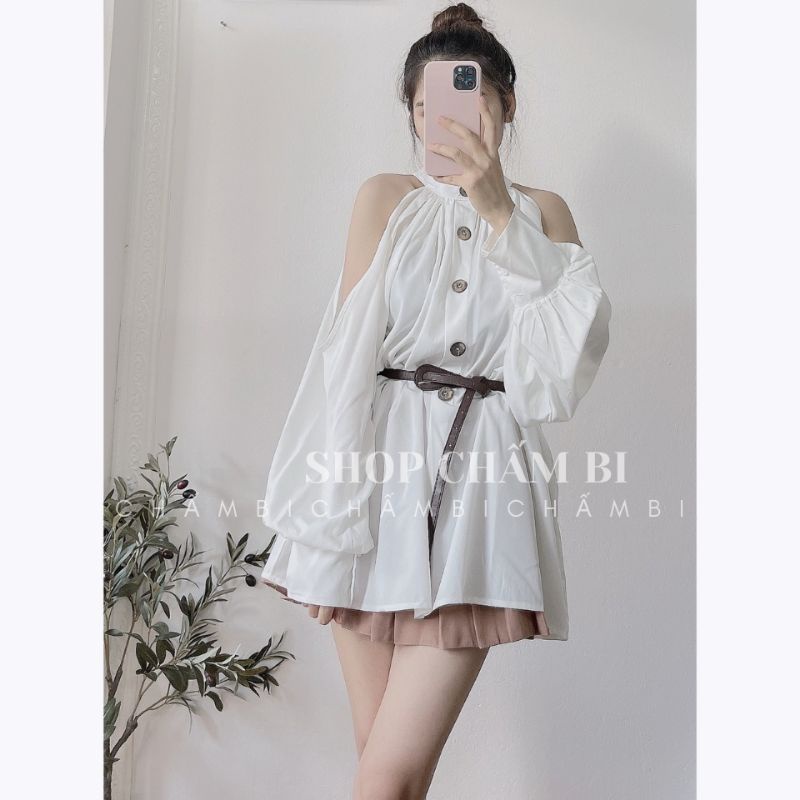 Pass áo trắng khoét vai cổ yếm