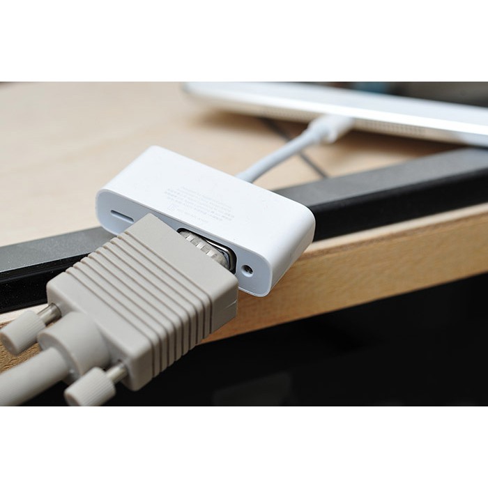 Cáp Apple Lightning to VGA Adapter (Chính Hãng)