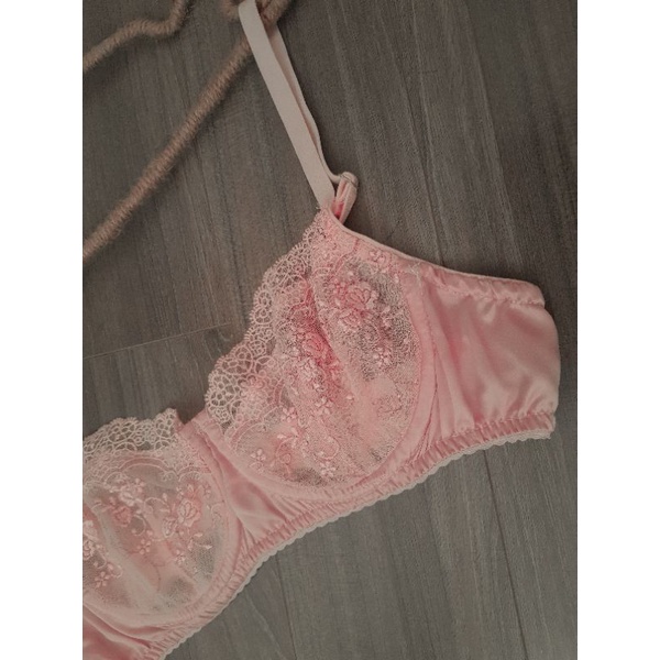 PRIMROSE SET - SET ĐỒ LÓT REN LƯỚI THÊU HOA HỒNG CÓ GỌNG XUYÊN THẤU SEXY | BigBuy360 - bigbuy360.vn