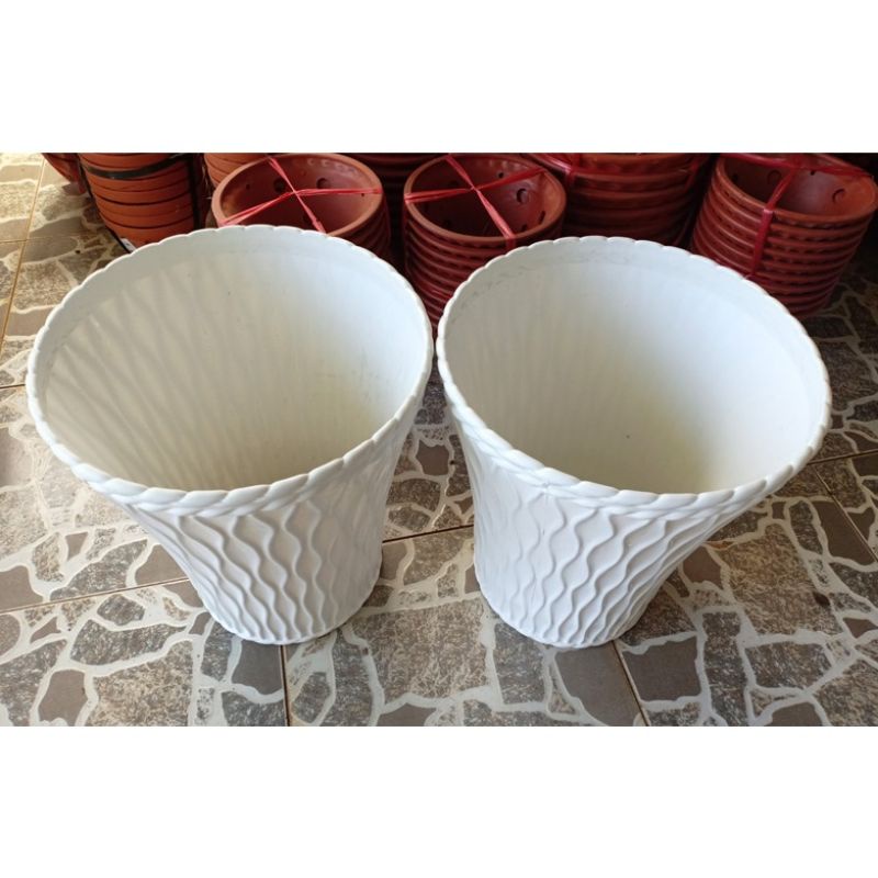Chậu nhựa ống lưới cao trắng