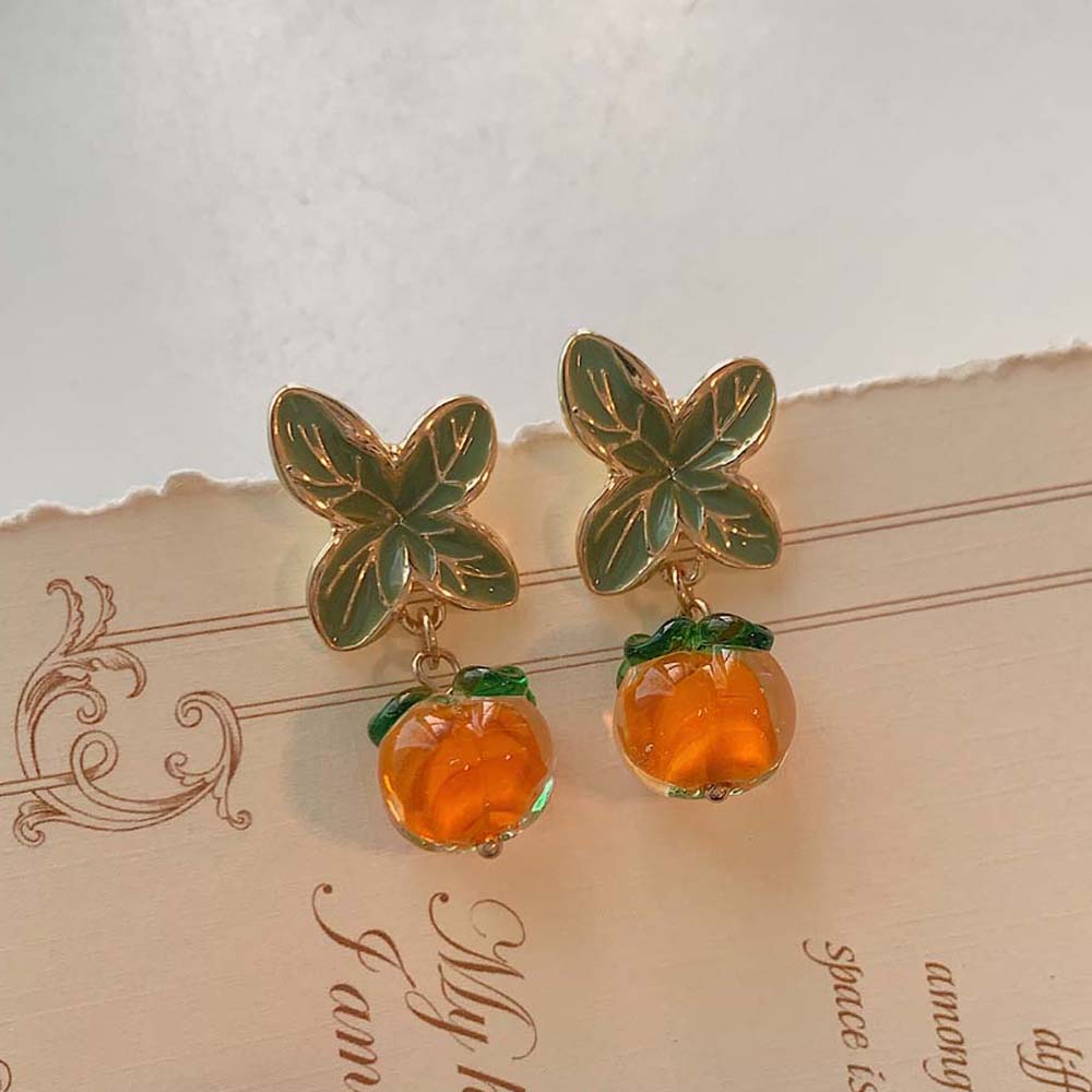 Khuyên tai tạo hình độc đáo cho nữ