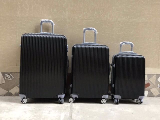 Vali nhựa kẻ sọc size 28" hàng VNXK chính hãng Start up.
