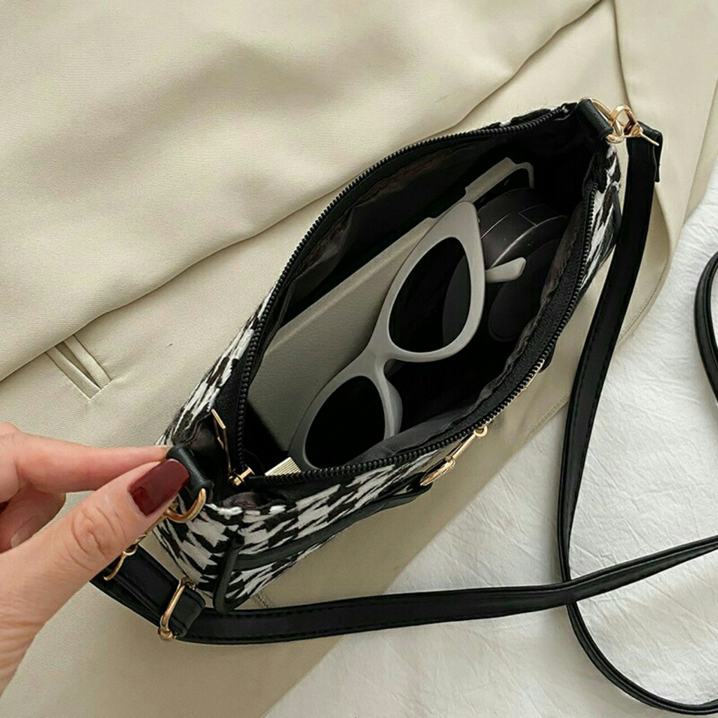 Túi đeo vai hoạ tiết thời trang HP 396