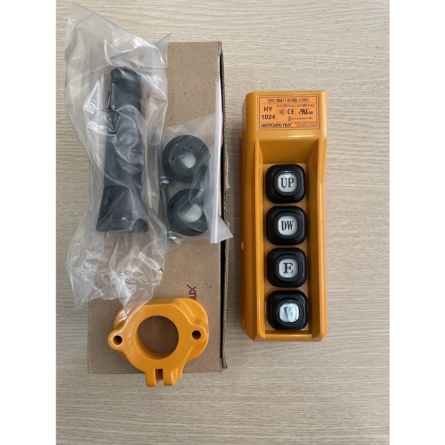 Tay bấm điều khiển cầu trục Hanyoung HY-1022B, HY-1024BB, HY-1026BBB