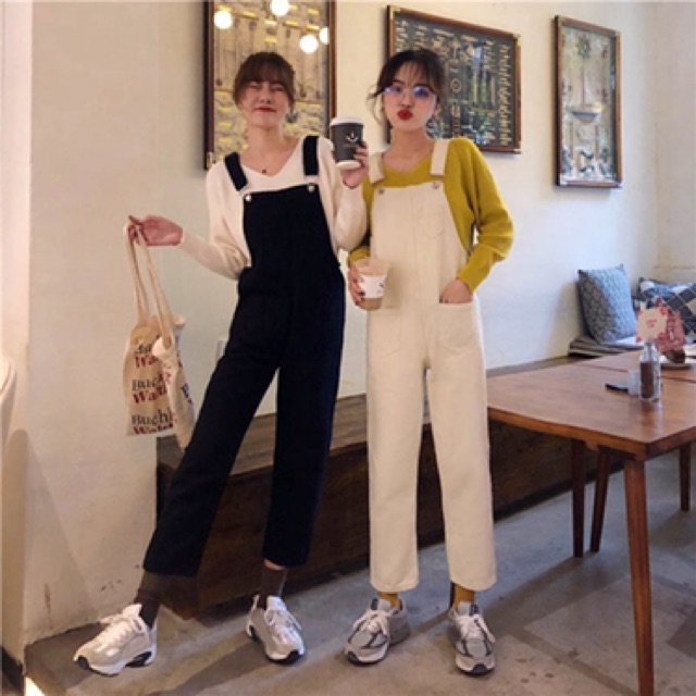 Quần yếm bò jeans Ulzzang màu đen trắng / yếm jeans ống suông Ulzzang | BigBuy360 - bigbuy360.vn