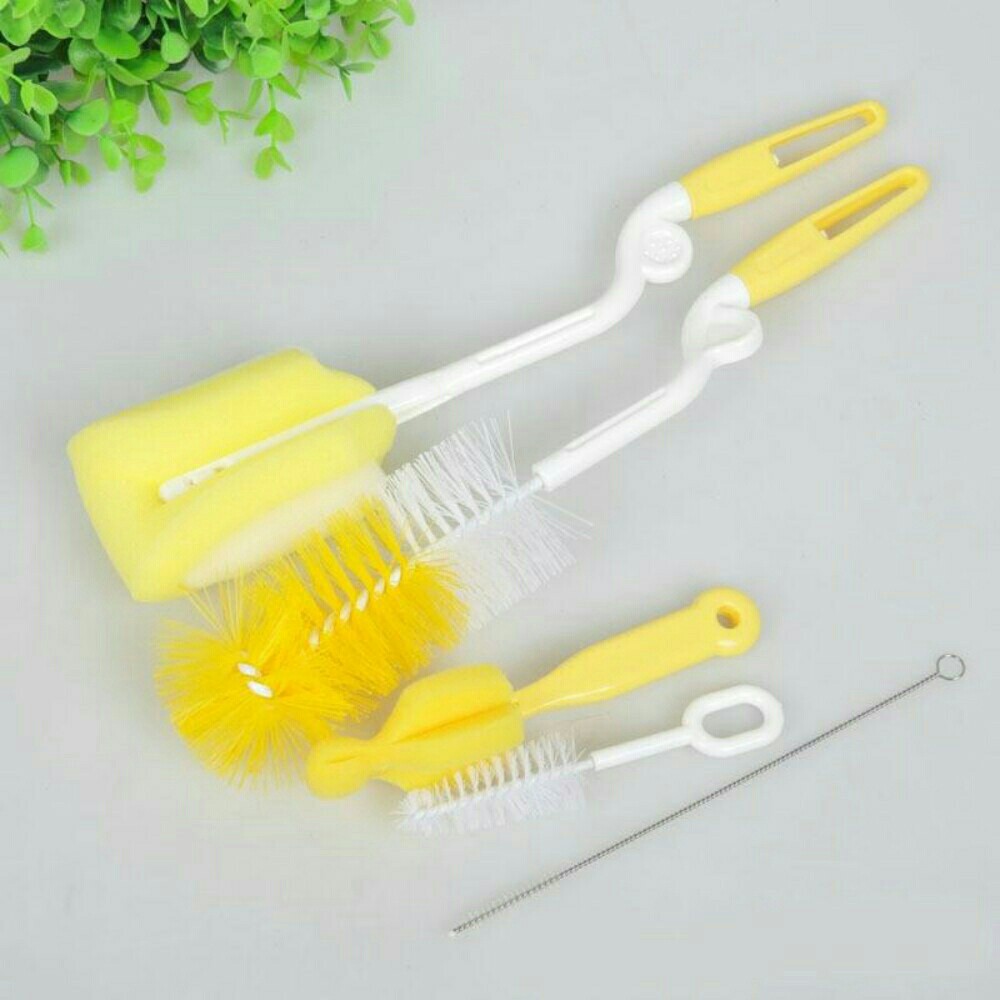 Cọ rửa bình sữa cho bé