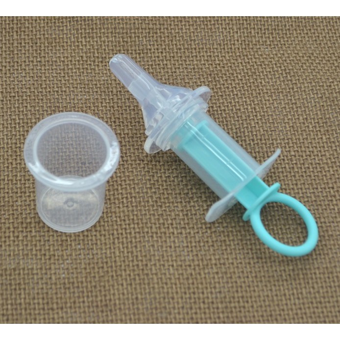 Ống bơm gắn đầu ty dùng cho bé uống thuốc, sữa tiện dụng và an toàn