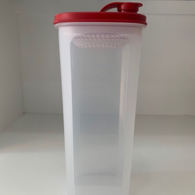 Bình Slim Line 2L đựng nước trong tủ lạnh tupperware