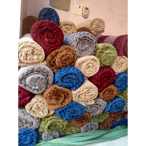 CHĂN LÔNG TUYẾT POMPON BLANKET