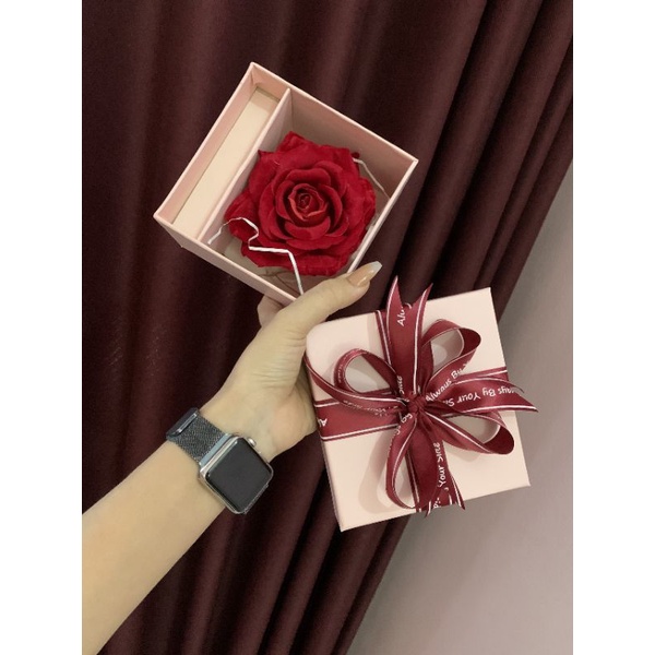 Hộp đựng son kem dài có hoa + nơ chữ siêu đẹp sỉ 0973163558.