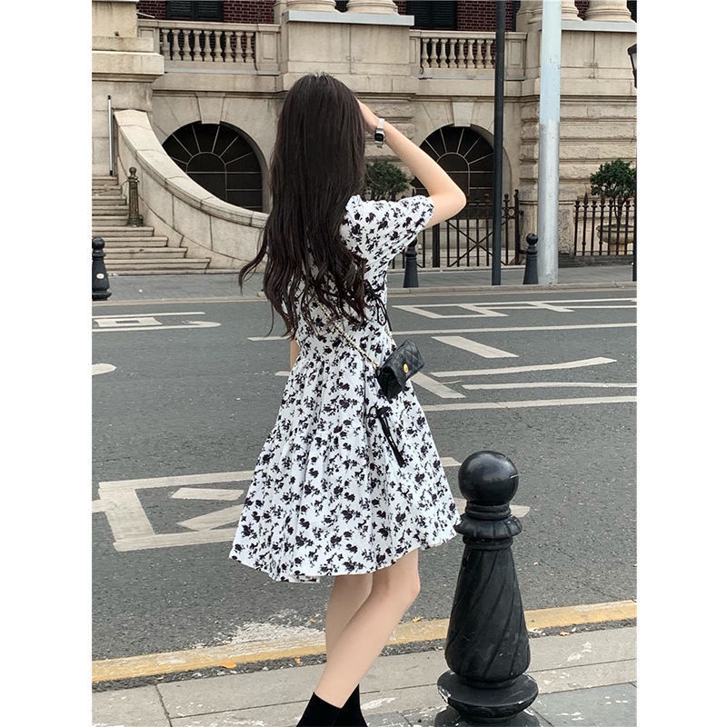 Đầm Chữ A Tay Ngắn Phồng Cổ Chữ V Họa Tiết Hoa Màu Trắng Đen Thời Trang Xuân Hè Phong Cách Hàn Quốc Cho Nữ