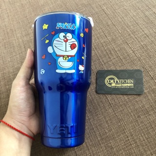 LY GIỮ NHIỆT YETI DORAEMON 900ML (Logo YETI dập nổi - full phụ kiện)