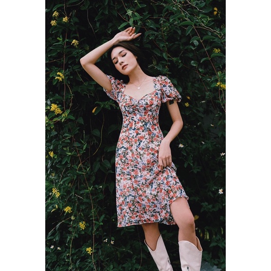 Đầm hoa hồng dáng đuôi cá nhẹ tay bồng nhẹ nhàng Camellia dress