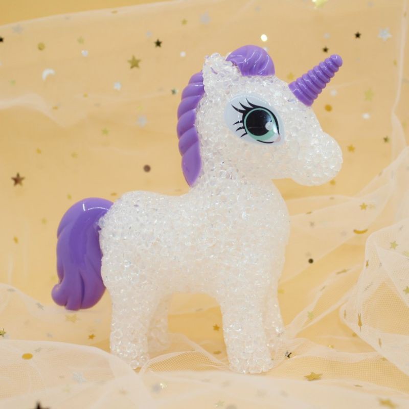 Đèn ngủ chú ngựa poni được kết từ hạt nhựa