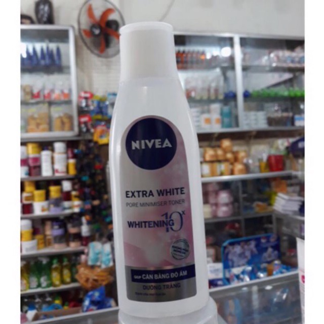 Nước Hoa Hồng Dưỡng Trắng Da Nivea 200ml