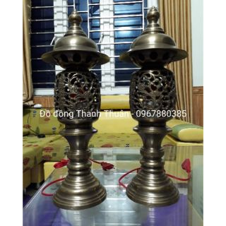 Đôi đèn đồng vàng hun giả cổ 40