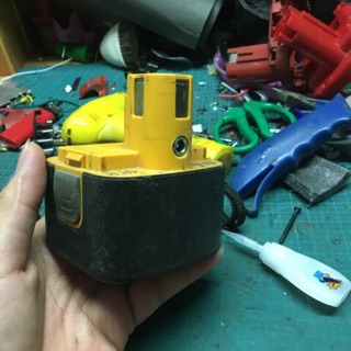 Pin máy khoan máy bắn vít national 12v kèm sạc adapter