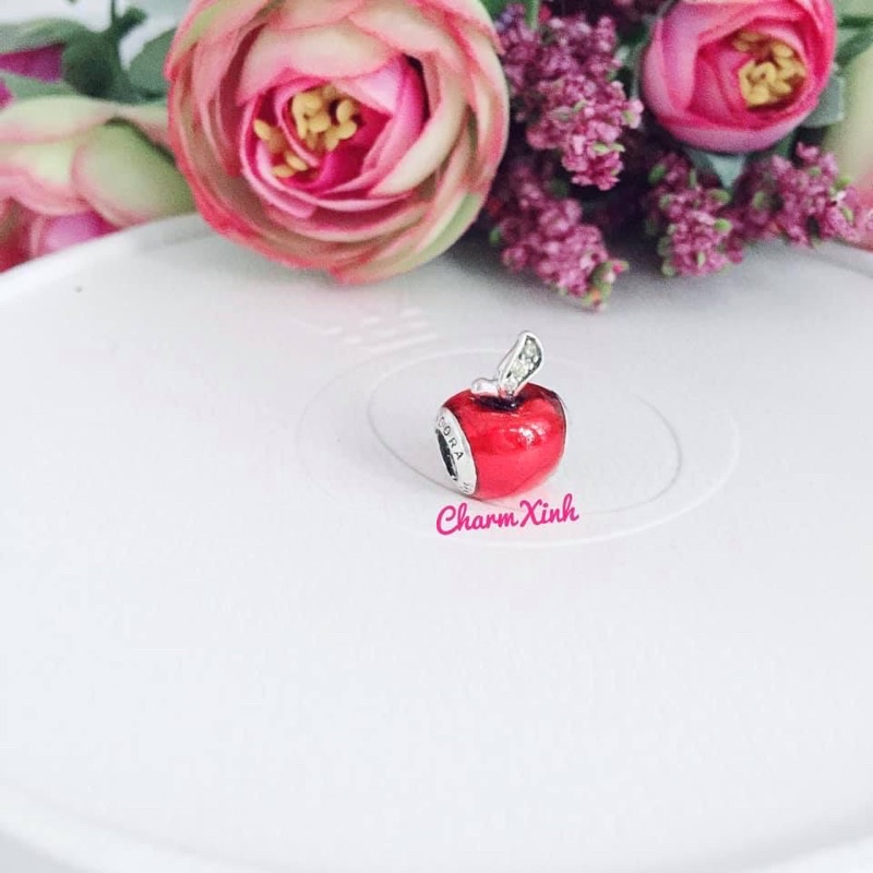 Charm quả táo đỏ disney Snow White’s red apple